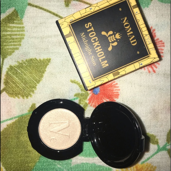 Makeup bundle! - Picture 4 of 5